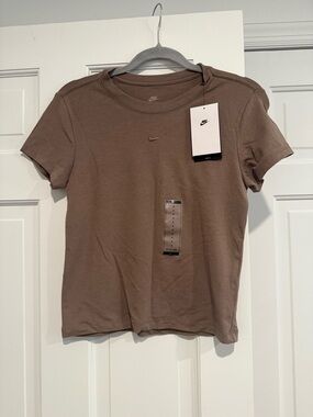NWT Nike - Top Size Small